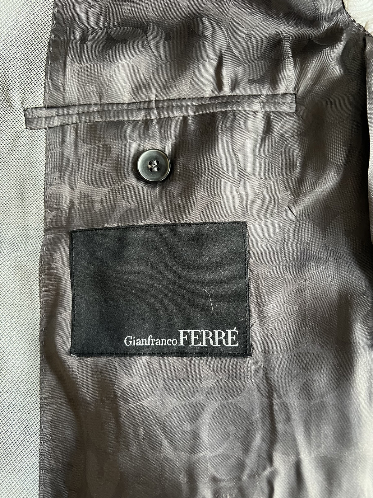 Gianfranco Ferre Light Summer Classic Suit for Men (52R)